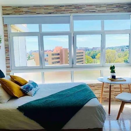 Alterhome Luminoso Estudio Con Piscina Y Maravillosas Vistas Torremolinos Exterior photo