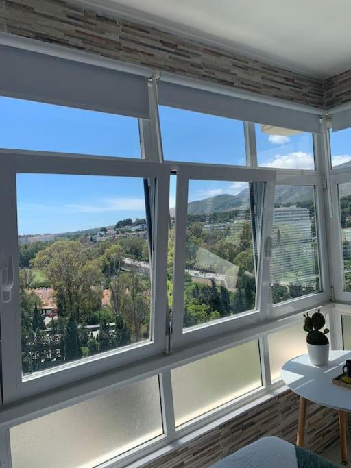 Alterhome Luminoso Estudio Con Piscina Y Maravillosas Vistas Torremolinos Exterior photo